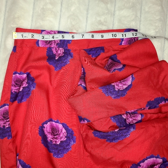 Asymmetrical Midi Skirt by Viva Aviva floral ruffle skirt. Size 0 - Picture 6 of 8